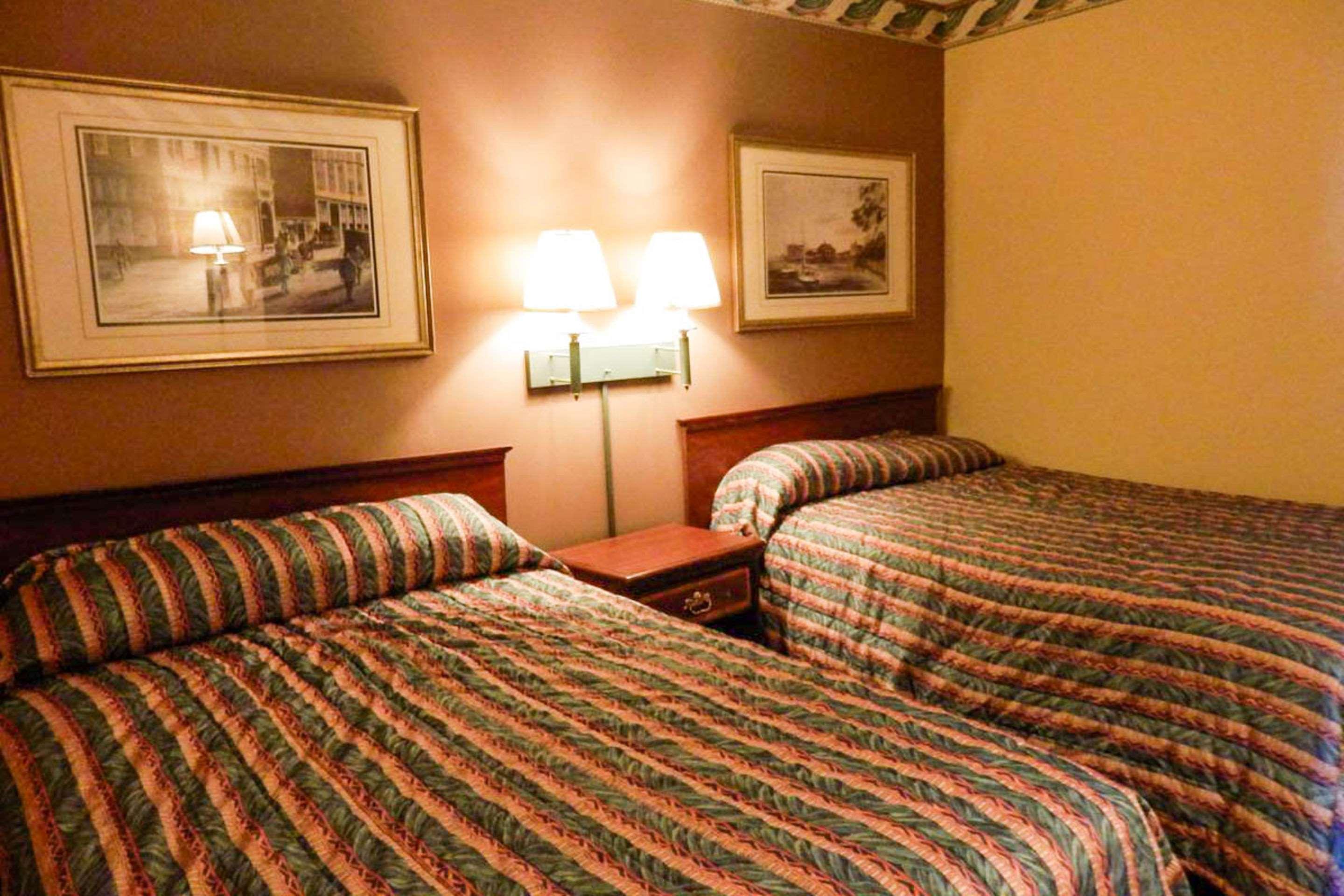 Red Roof Plus & Suites Virginia Beach - Seaside Eksteriør billede