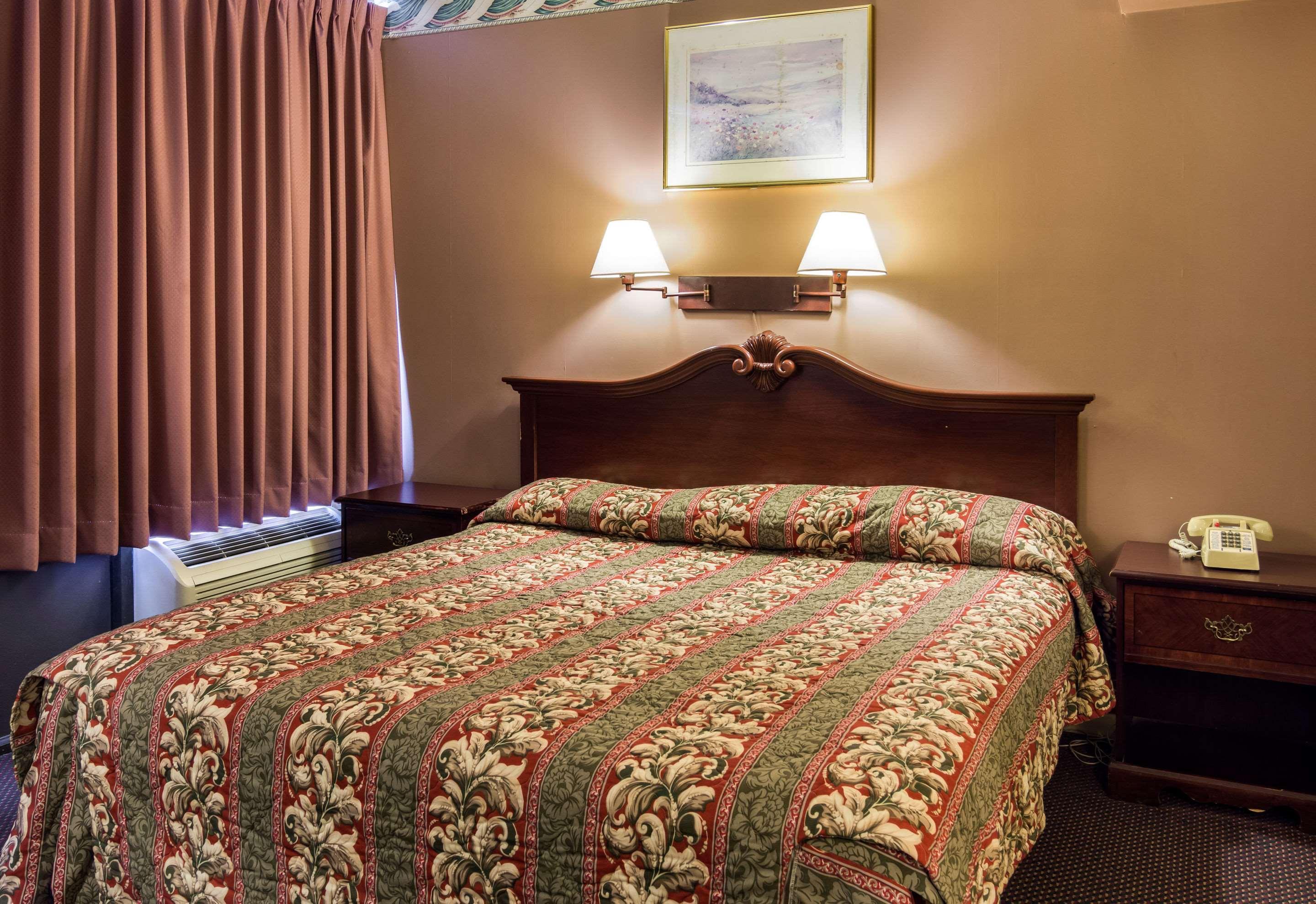 Red Roof Plus & Suites Virginia Beach - Seaside Eksteriør billede