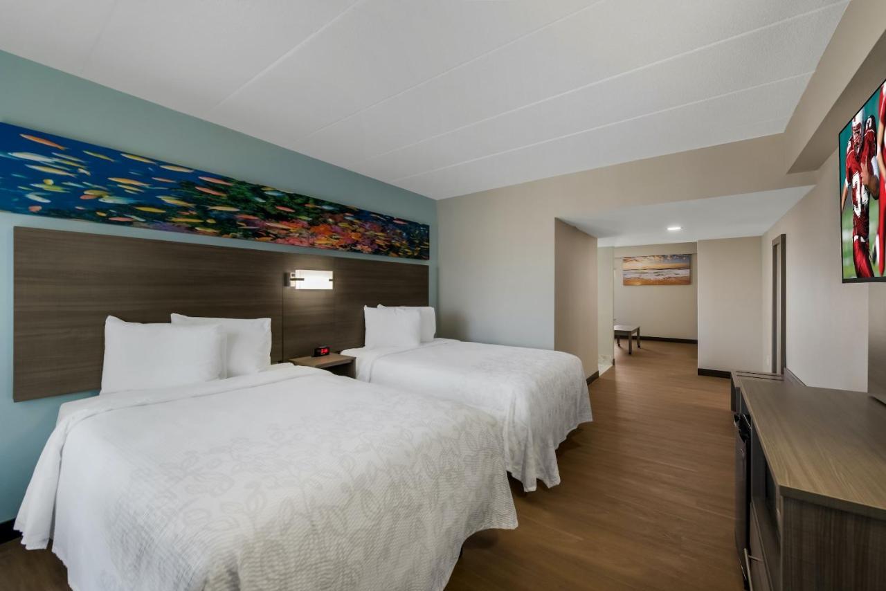 Red Roof Plus & Suites Virginia Beach - Seaside Eksteriør billede