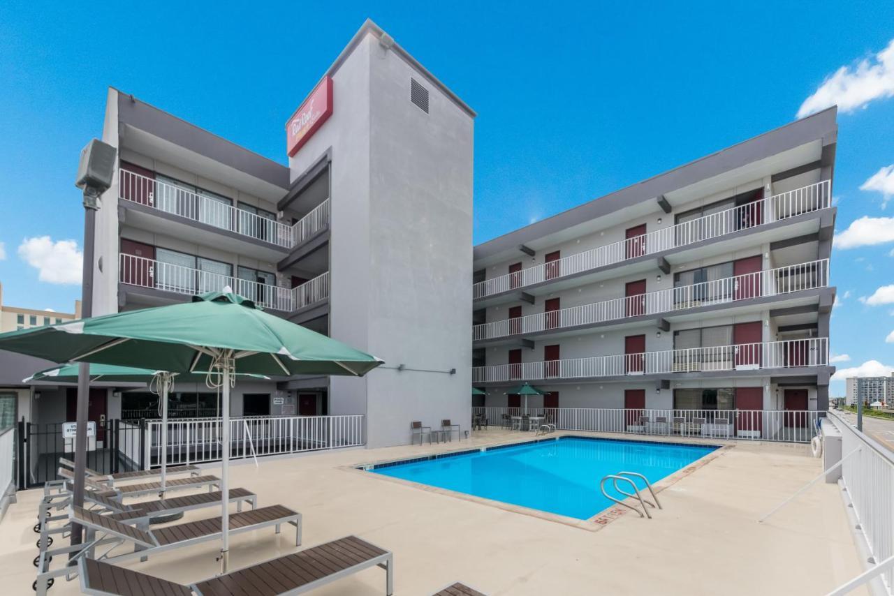 Red Roof Plus & Suites Virginia Beach - Seaside Eksteriør billede