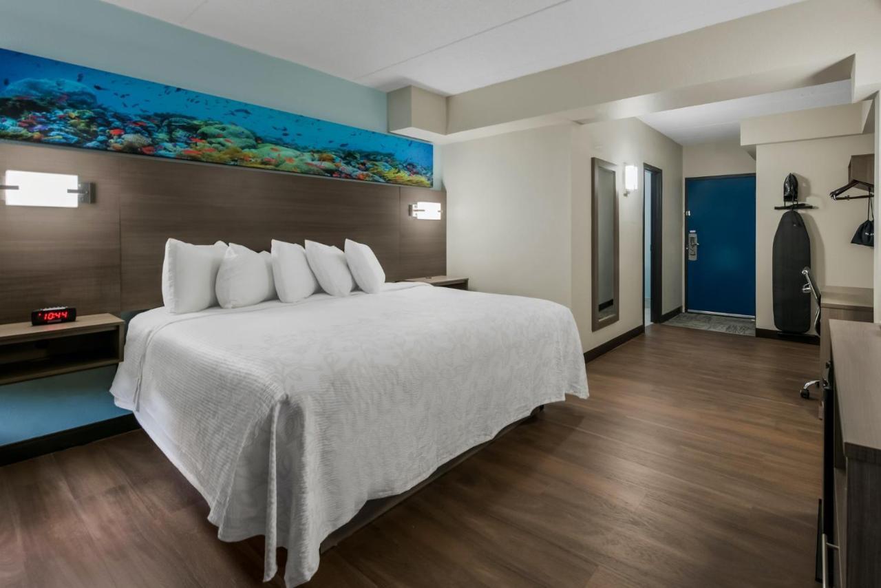 Red Roof Plus & Suites Virginia Beach - Seaside Eksteriør billede